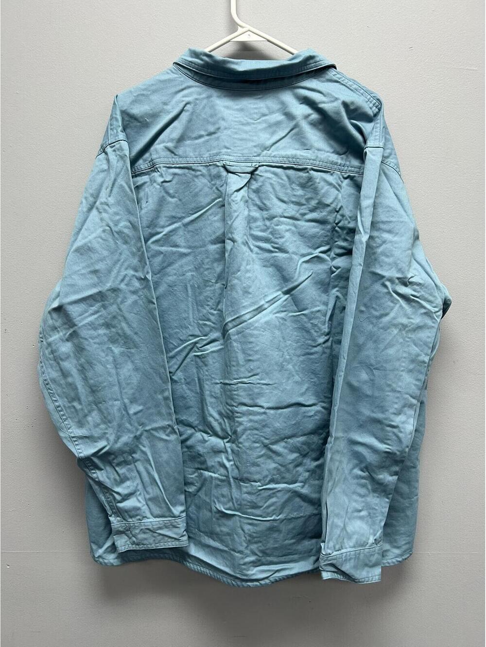 Nike SB Light Blue Skateboarding Button-Up Shirt with Front Pockets - Picture 4 of 6